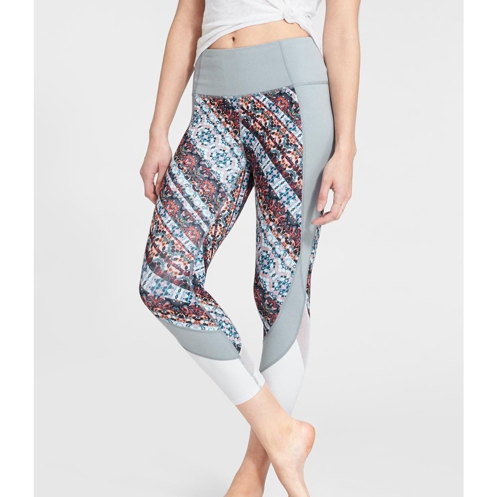 ATHLETA Multi-Color Print NOMAD SALUTATION MESH CAPRI Powervita Crop Leggings XS
